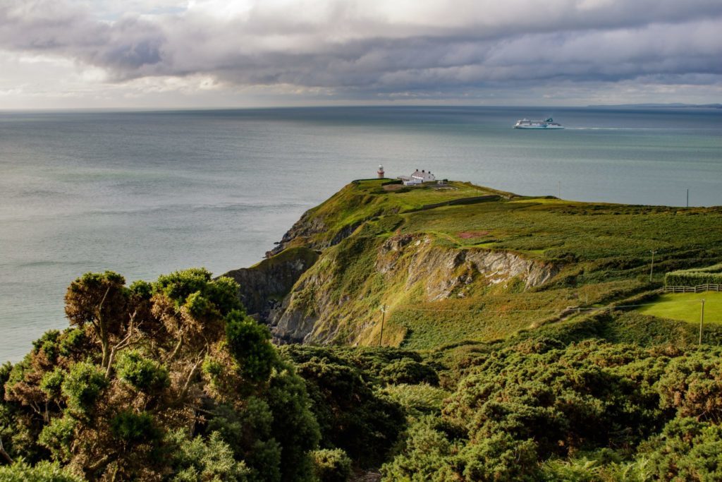 https://mdw-travel-data-us-east-1.s3.amazonaws.com/img/country/Ireland/Howth-Cliff-Walk/img_00.jpg