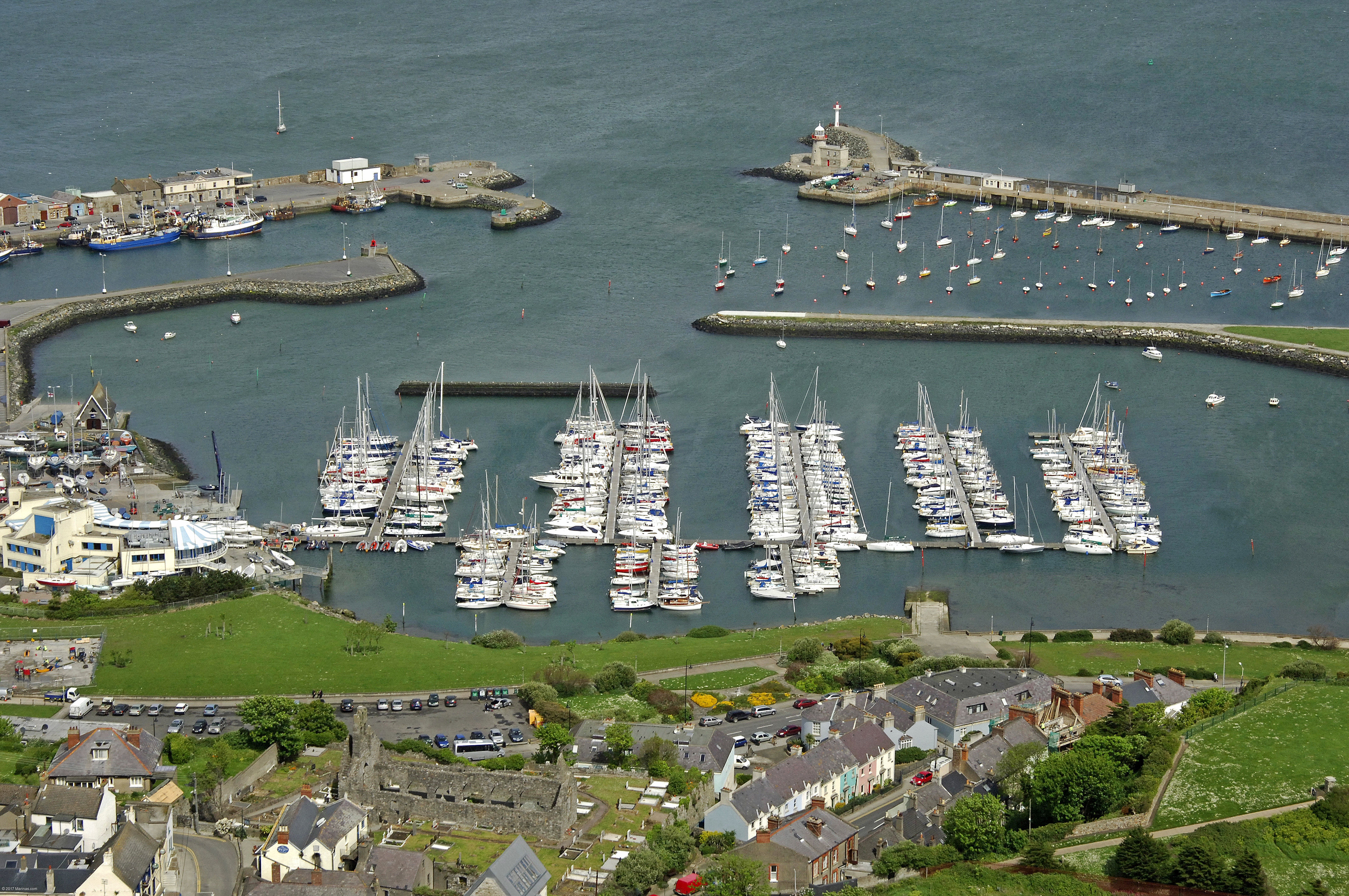 https://mdw-travel-data-us-east-1.s3.amazonaws.com/img/country/Ireland/Howth-Yacht-Club/img_02.jpg