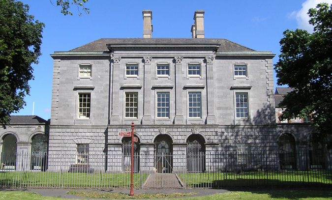 https://mdw-travel-data-us-east-1.s3.amazonaws.com/img/country/Ireland/Hunt-Museum/img_01.jpg
