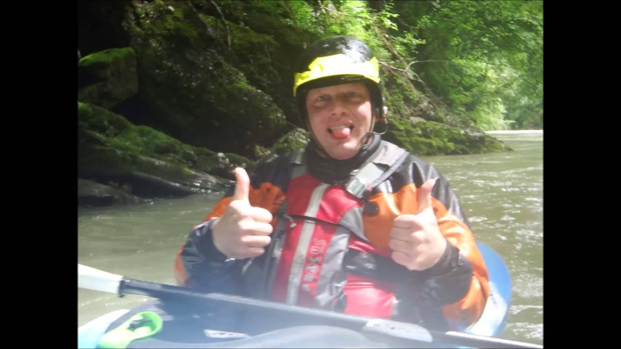 https://mdw-travel-data-us-east-1.s3.amazonaws.com/img/country/Ireland/Inny-Kayakers/img_01.jpg
