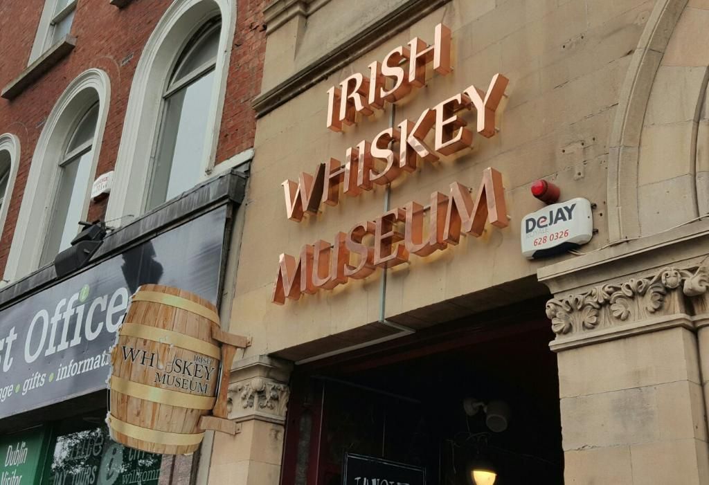 https://mdw-travel-data-us-east-1.s3.amazonaws.com/img/country/Ireland/Irish-Whiskey-Museum/img_02.jpg