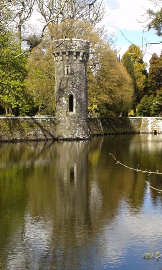 https://mdw-travel-data-us-east-1.s3.amazonaws.com/img/country/Ireland/Johnstown-Castle-Estate-Museum-&-Gardens/img_01.jpg