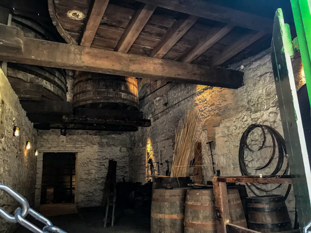 https://mdw-travel-data-us-east-1.s3.amazonaws.com/img/country/Ireland/Kilbeggan-Distillery-Experience/img_02.jpg