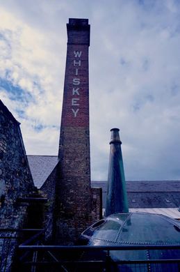 https://mdw-travel-data-us-east-1.s3.amazonaws.com/img/country/Ireland/Kilbeggan-Distillery-Experience/img_03.jpg