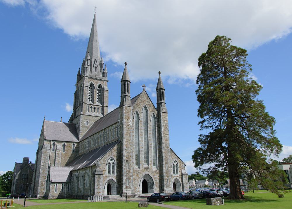 https://mdw-travel-data-us-east-1.s3.amazonaws.com/img/country/Ireland/Killarney-Cathedral/img_01.jpg