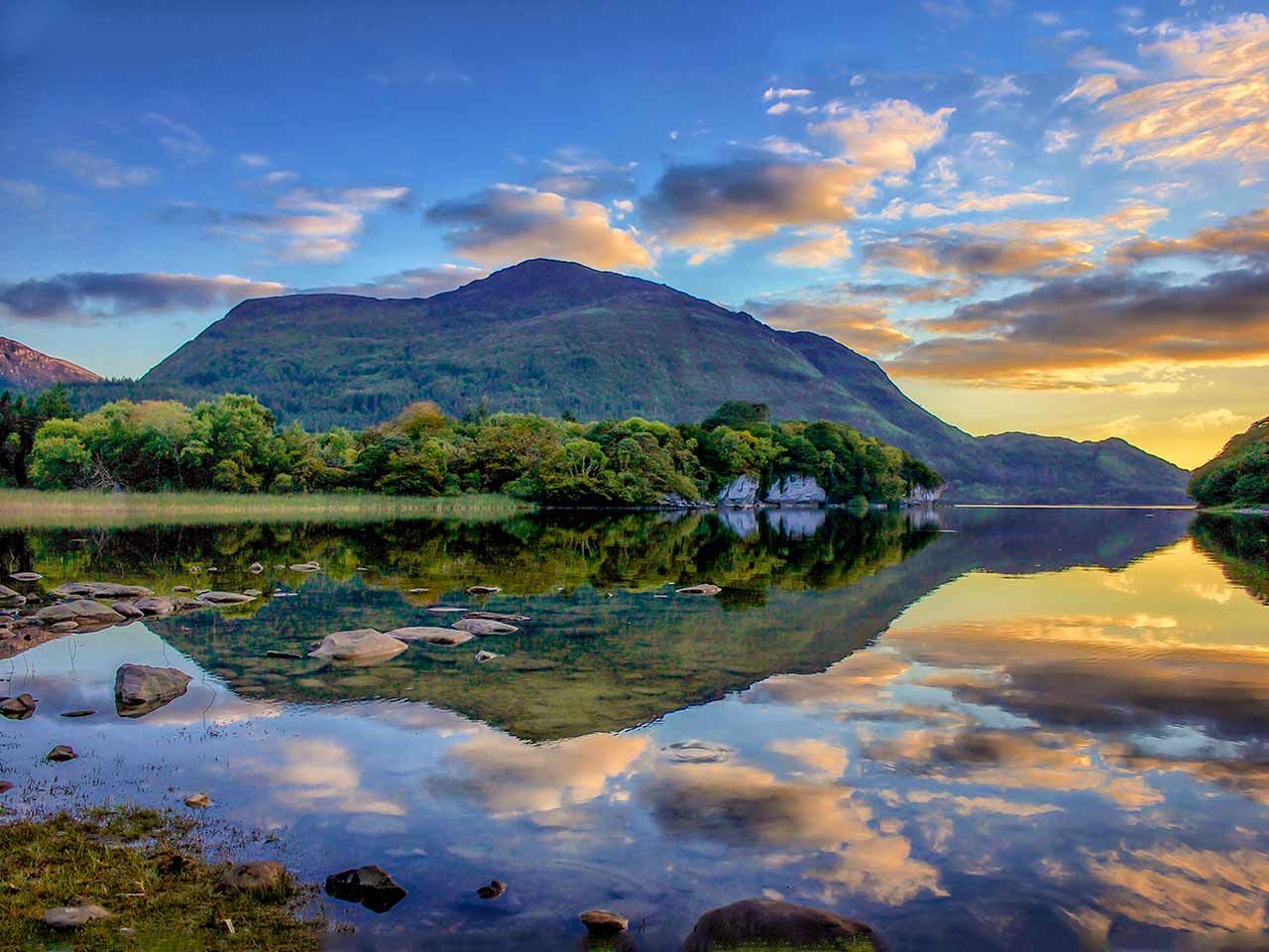 https://mdw-travel-data-us-east-1.s3.amazonaws.com/img/country/Ireland/Killarney-Lakes/img_02.jpg