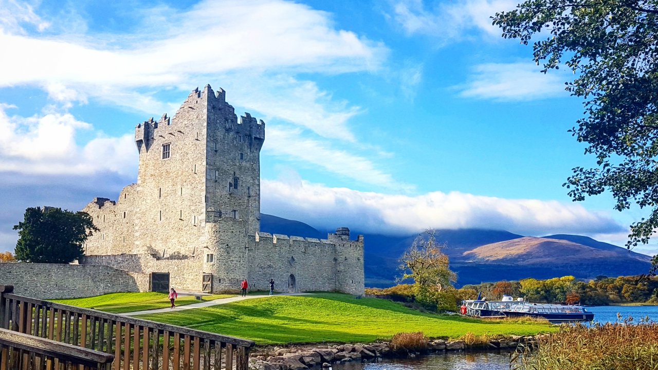 https://mdw-travel-data-us-east-1.s3.amazonaws.com/img/country/Ireland/Killarney-National-Park/img_02.jpg
