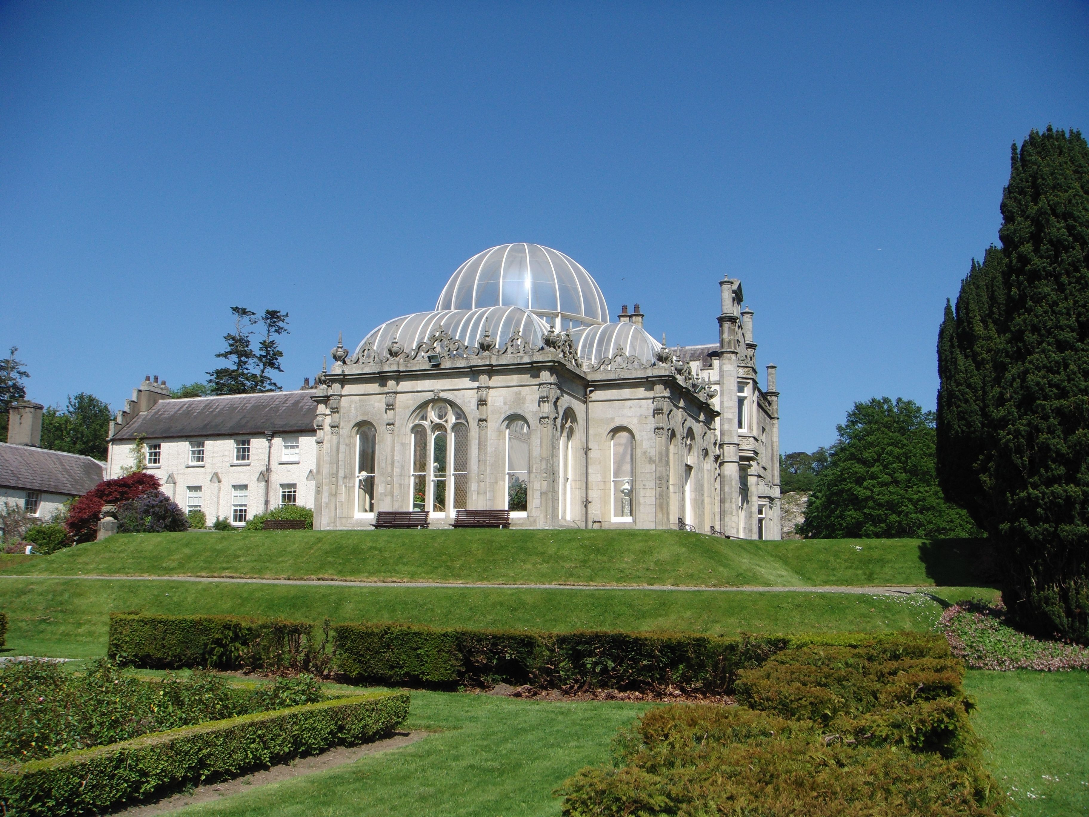 https://mdw-travel-data-us-east-1.s3.amazonaws.com/img/country/Ireland/Killruddery-House-and-Gardens/img_02.jpg