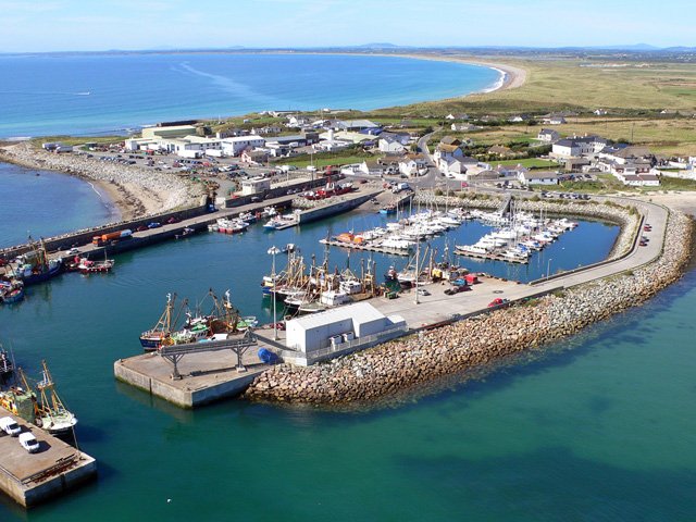 https://mdw-travel-data-us-east-1.s3.amazonaws.com/img/country/Ireland/Kilmore-Quay-Harbour/img_01.jpg