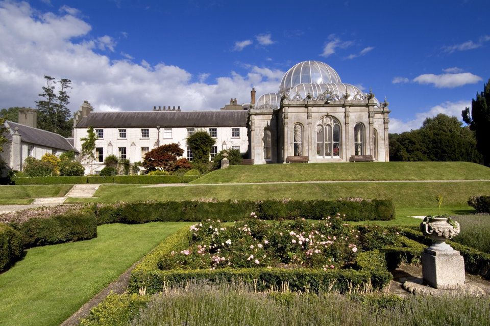 https://mdw-travel-data-us-east-1.s3.amazonaws.com/img/country/Ireland/Kilruddery-House-and-Gardens/img_01.jpg