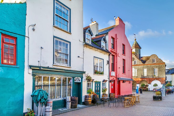 https://mdw-travel-data-us-east-1.s3.amazonaws.com/img/country/Ireland/Kinsale-Crystal/img_02.jpg