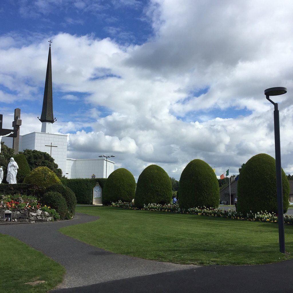 https://mdw-travel-data-us-east-1.s3.amazonaws.com/img/country/Ireland/Knock-Shrine/img_01.jpg