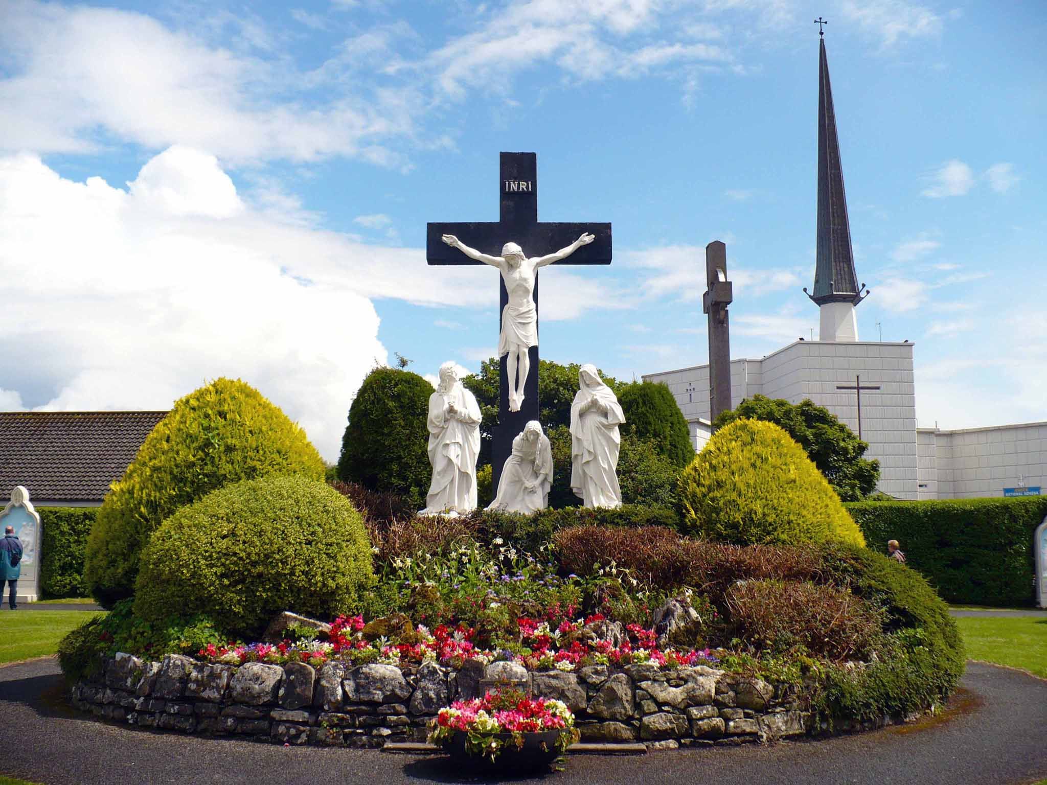 https://mdw-travel-data-us-east-1.s3.amazonaws.com/img/country/Ireland/Knock-Shrine/img_02.jpg