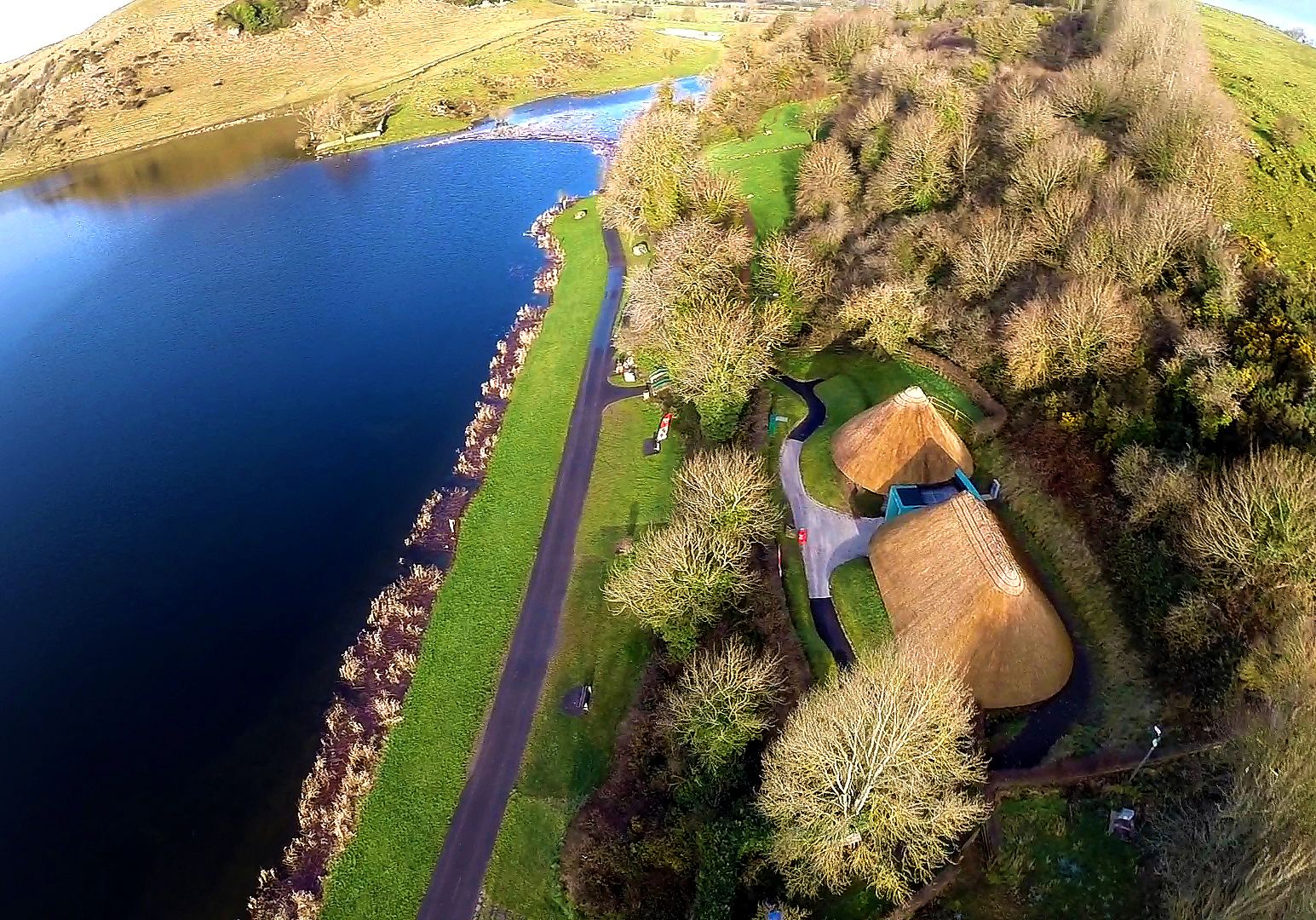 https://mdw-travel-data-us-east-1.s3.amazonaws.com/img/country/Ireland/Lough-Gur/img_01.jpg
