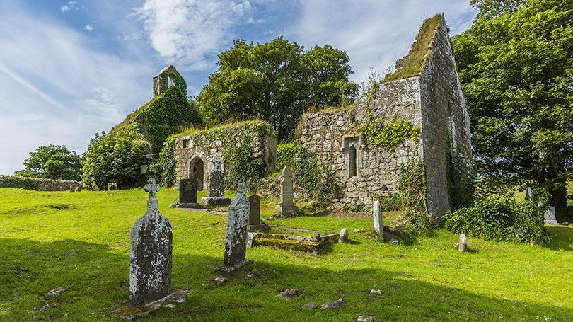 https://mdw-travel-data-us-east-1.s3.amazonaws.com/img/country/Ireland/Lough-Gur/img_03.jpg