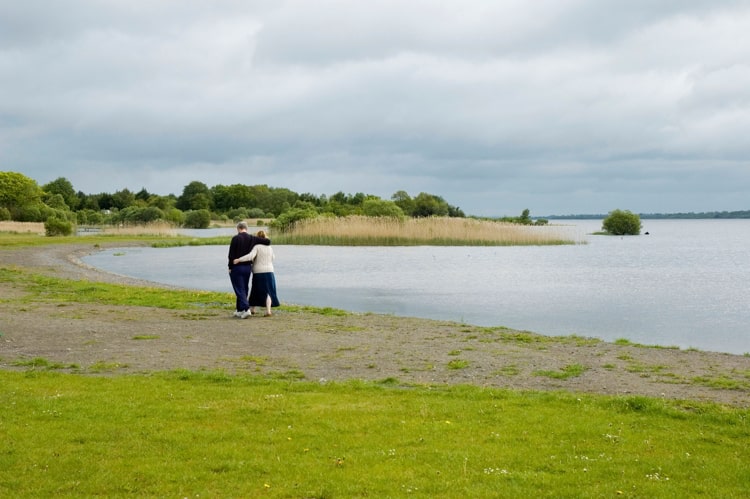 https://mdw-travel-data-us-east-1.s3.amazonaws.com/img/country/Ireland/Lough-Ree/img_03.jpg