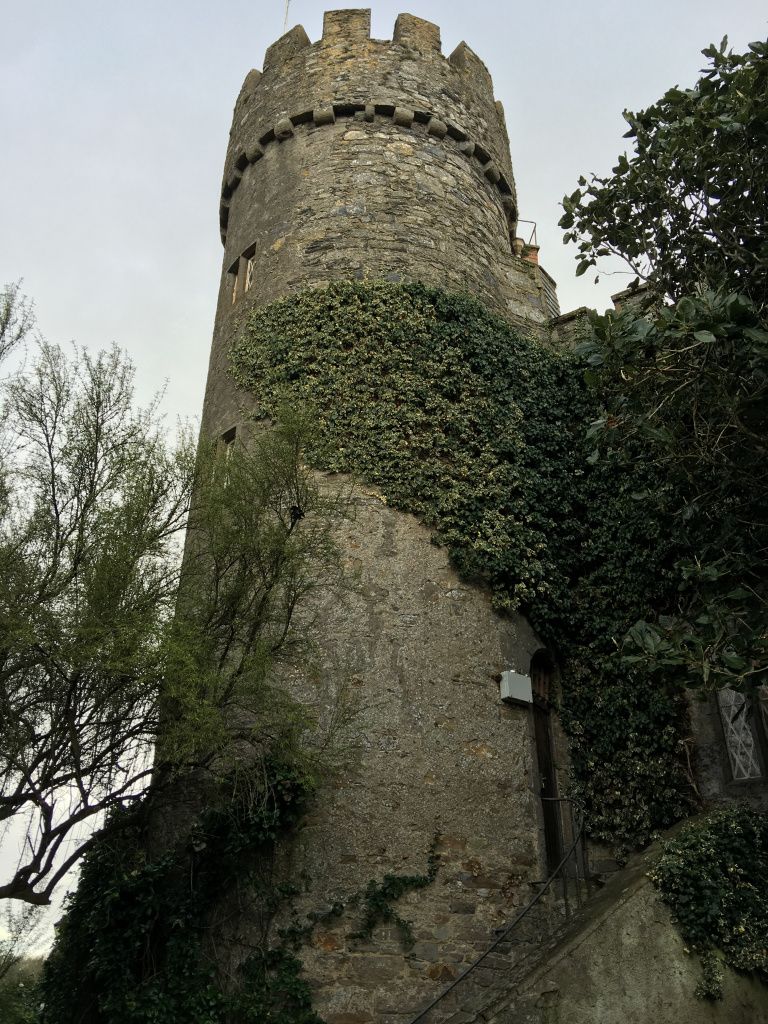 https://mdw-travel-data-us-east-1.s3.amazonaws.com/img/country/Ireland/Malahide-Castle-and-Gardens/img_03.jpg