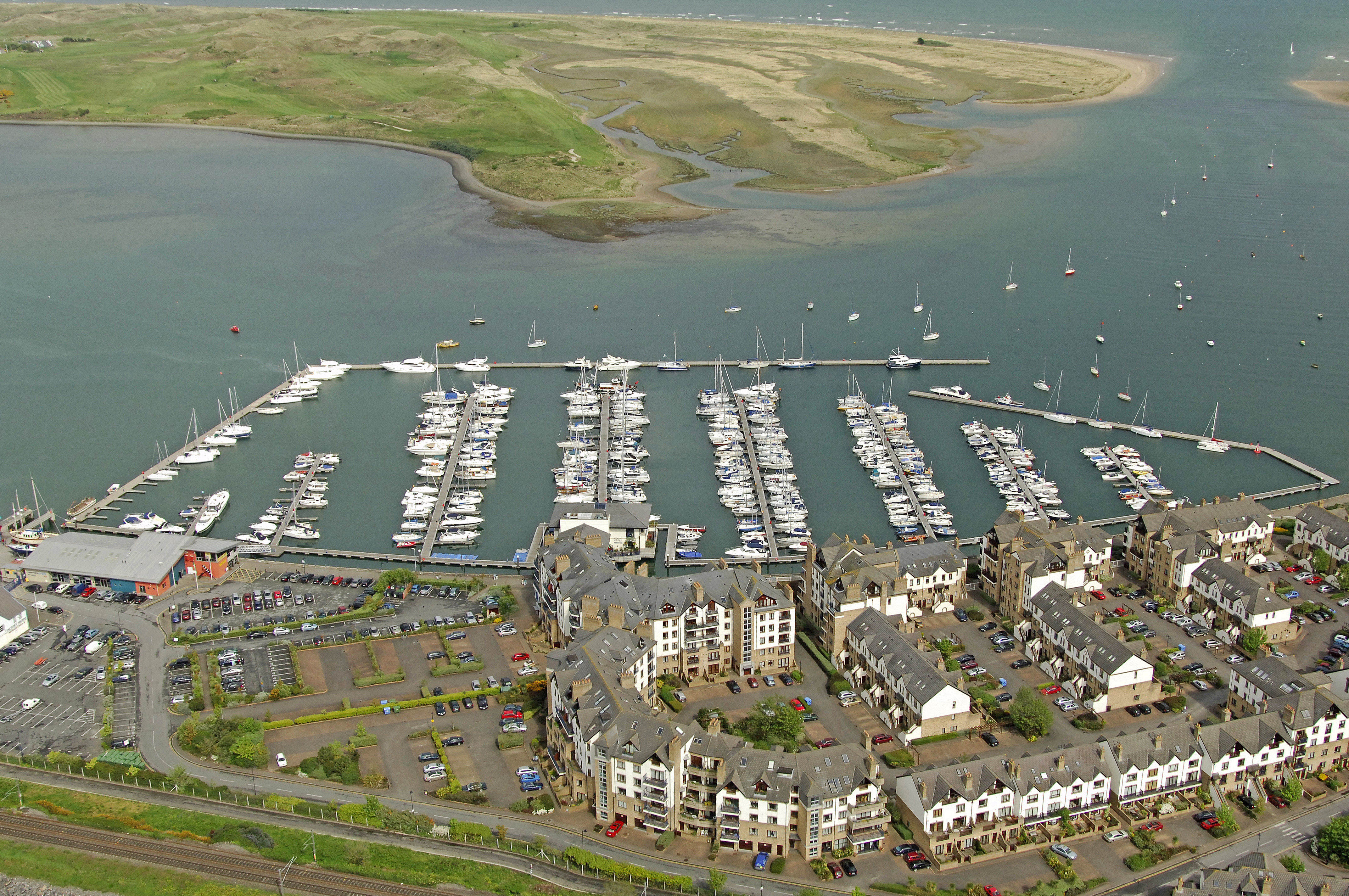 https://mdw-travel-data-us-east-1.s3.amazonaws.com/img/country/Ireland/Malahide-Marina/img_03.jpg