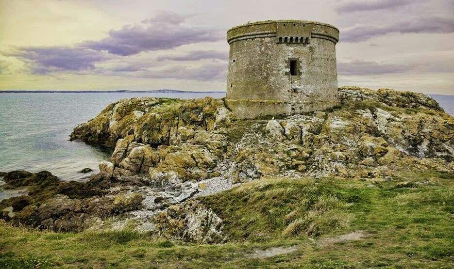 https://mdw-travel-data-us-east-1.s3.amazonaws.com/img/country/Ireland/Martello-Bray/img_01.jpg