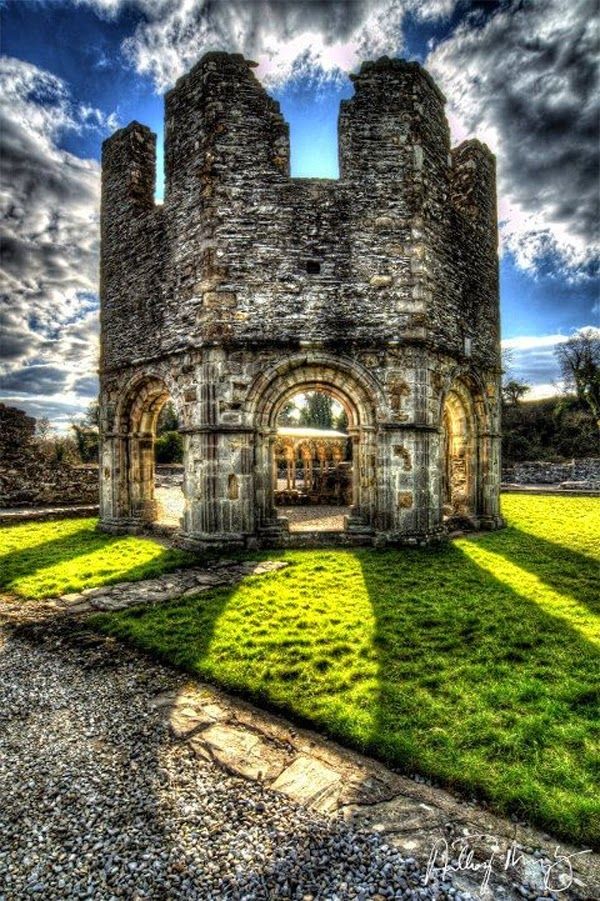 https://mdw-travel-data-us-east-1.s3.amazonaws.com/img/country/Ireland/Mellifont-Abbey/img_03.jpg