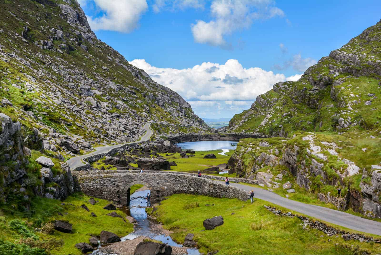 https://mdw-travel-data-us-east-1.s3.amazonaws.com/img/country/Ireland/Molls-Gap/img_03.jpg