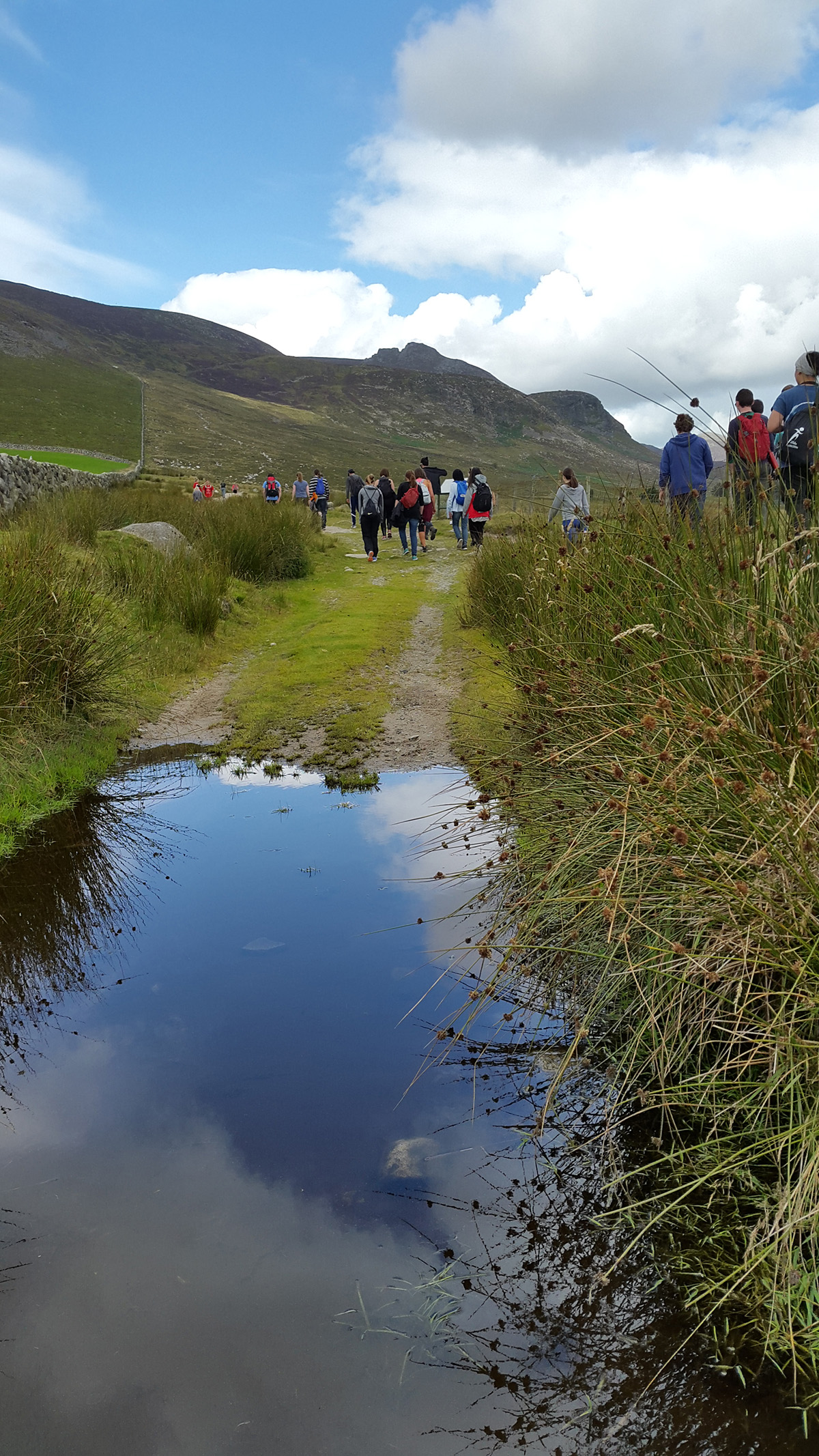 https://mdw-travel-data-us-east-1.s3.amazonaws.com/img/country/Ireland/Mourne-Mountains/img_02.jpg