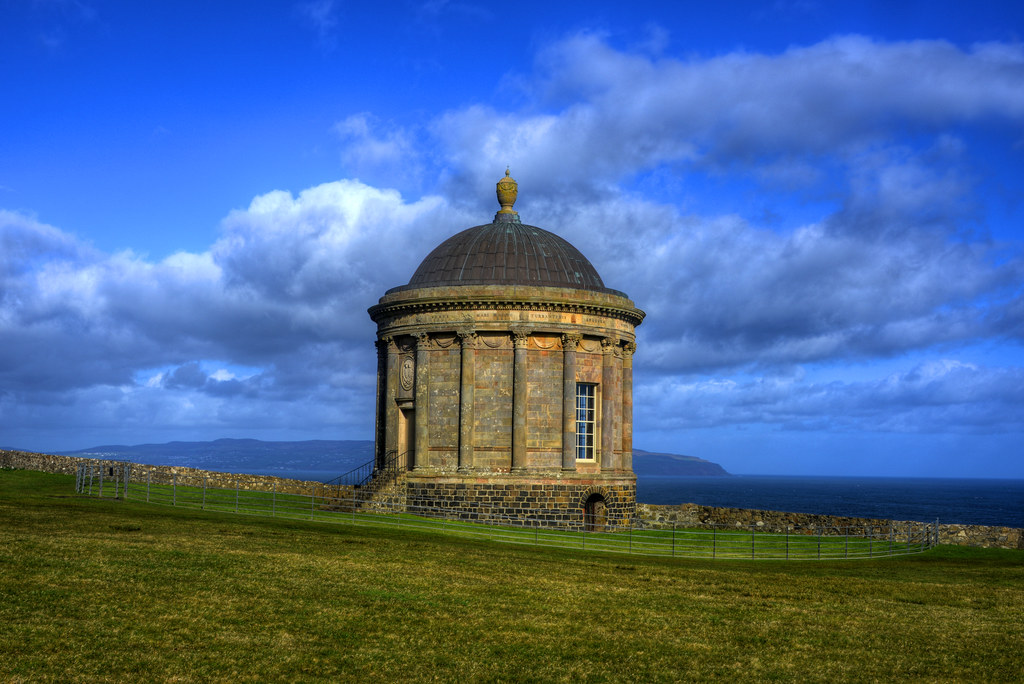 https://mdw-travel-data-us-east-1.s3.amazonaws.com/img/country/Ireland/Mussenden-Temple-and-Downhill-Demesne/img_03.jpg