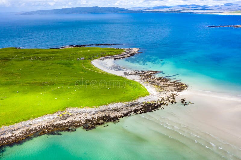 https://mdw-travel-data-us-east-1.s3.amazonaws.com/img/country/Ireland/Narin-Beach/img_02.jpg
