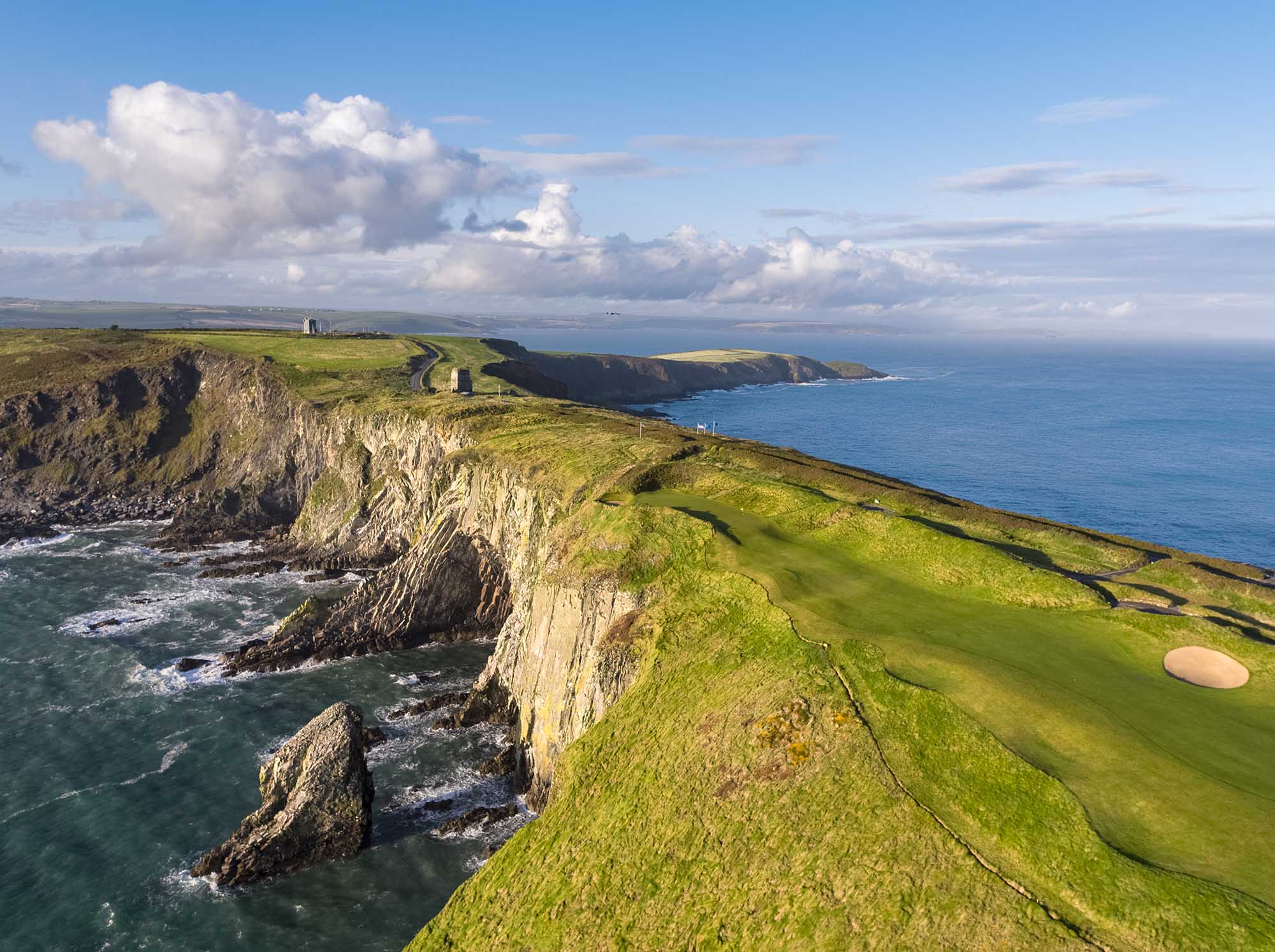 https://mdw-travel-data-us-east-1.s3.amazonaws.com/img/country/Ireland/Old-Head-Golf-Links/img_01.jpg