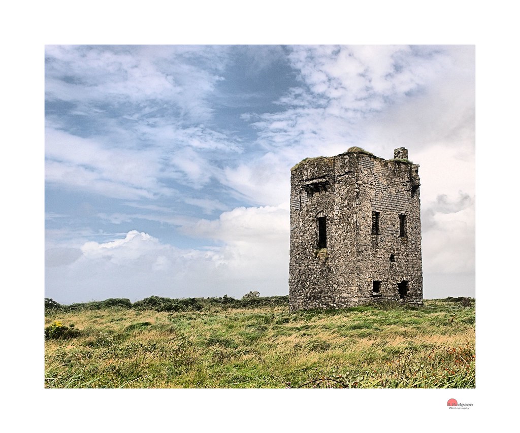 https://mdw-travel-data-us-east-1.s3.amazonaws.com/img/country/Ireland/Old-Head-Signal-Tower/img_02.jpg