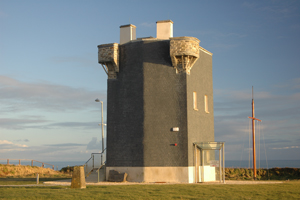 https://mdw-travel-data-us-east-1.s3.amazonaws.com/img/country/Ireland/Old-Head-Signal-Tower/img_03.jpg