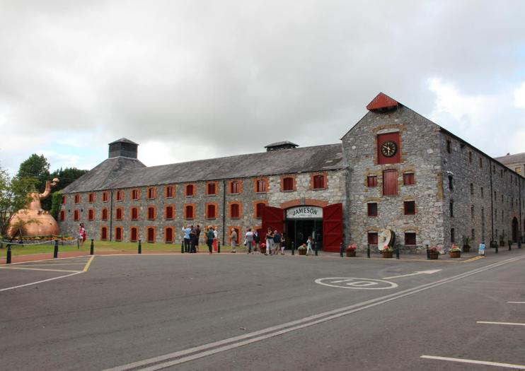 https://mdw-travel-data-us-east-1.s3.amazonaws.com/img/country/Ireland/Old-Midleton-Distillery/img_01.jpg