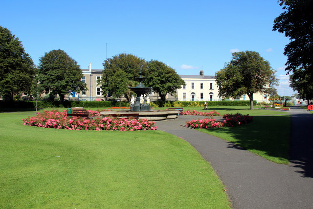 https://mdw-travel-data-us-east-1.s3.amazonaws.com/img/country/Ireland/Peoples-Park/img_01.jpg
