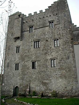 https://mdw-travel-data-us-east-1.s3.amazonaws.com/img/country/Ireland/Portlick-Castle/img_02.jpg