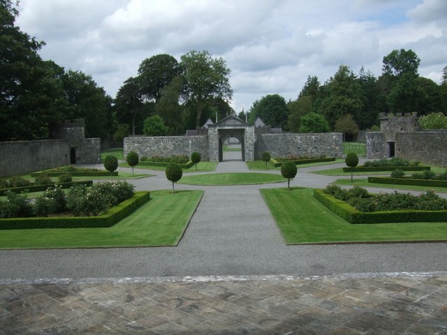 https://mdw-travel-data-us-east-1.s3.amazonaws.com/img/country/Ireland/Portumna-Castle-and-Gardens/img_02.jpg