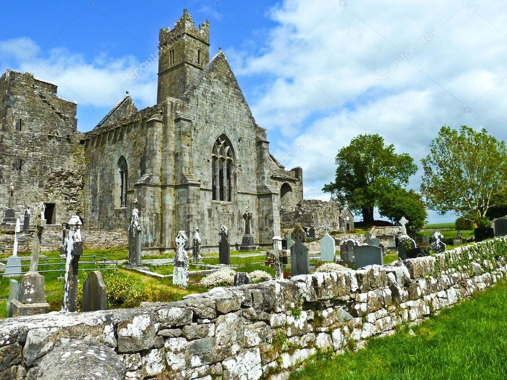 https://mdw-travel-data-us-east-1.s3.amazonaws.com/img/country/Ireland/Quin-Abbey/img_03.jpg