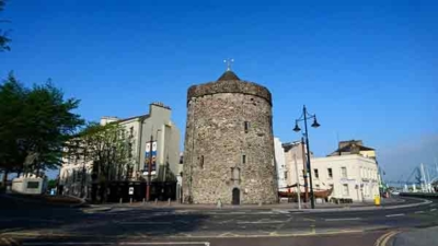 https://mdw-travel-data-us-east-1.s3.amazonaws.com/img/country/Ireland/Reginalds-Tower/img_01.jpg