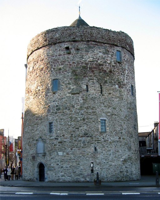 https://mdw-travel-data-us-east-1.s3.amazonaws.com/img/country/Ireland/Reginalds-Tower/img_02.jpg