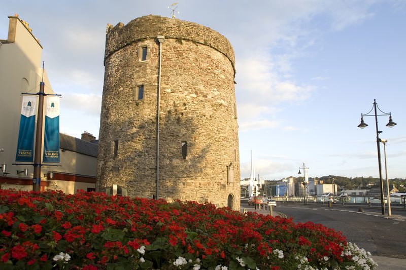 https://mdw-travel-data-us-east-1.s3.amazonaws.com/img/country/Ireland/Reginalds-Tower/img_03.jpg