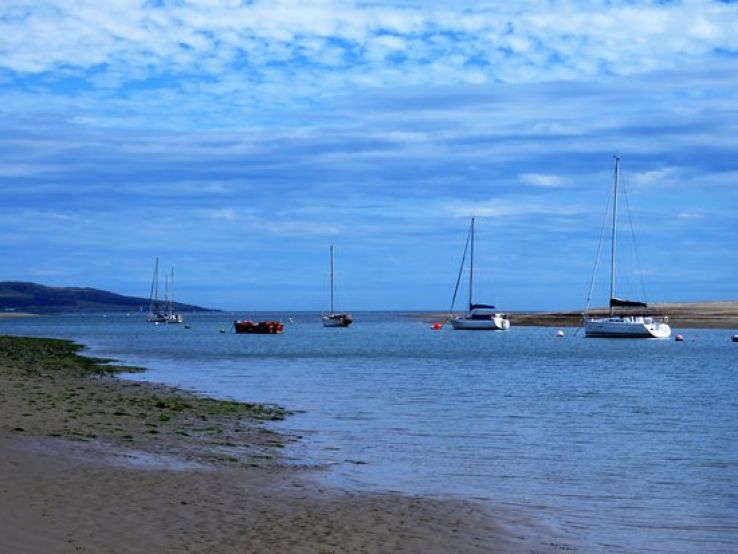 https://mdw-travel-data-us-east-1.s3.amazonaws.com/img/country/Ireland/Rogerstown-Estuary/img_03.jpg