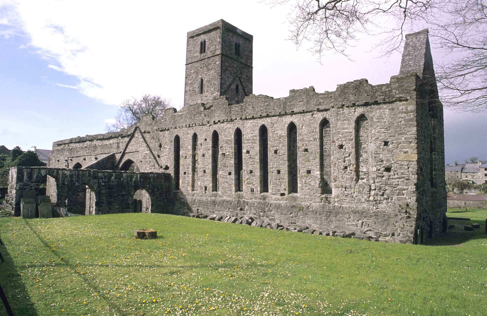 https://mdw-travel-data-us-east-1.s3.amazonaws.com/img/country/Ireland/Sligo-Abbey/img_02.jpg