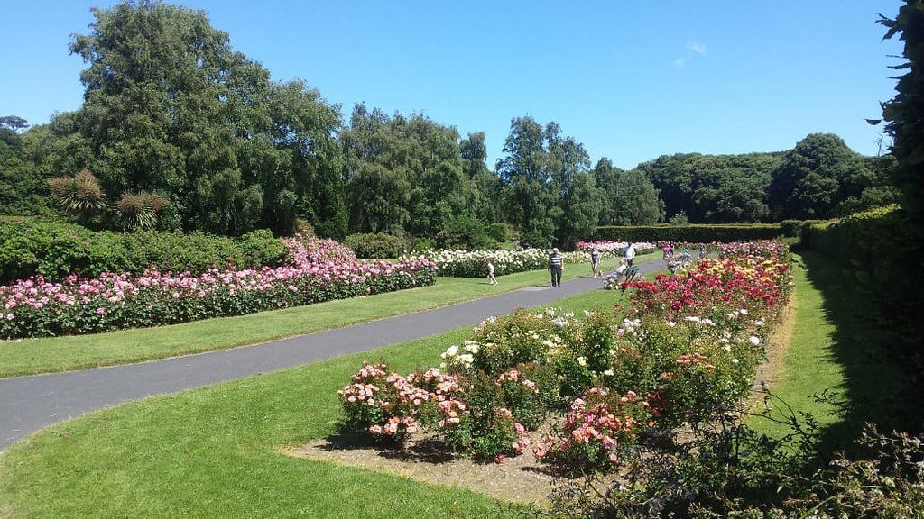 https://mdw-travel-data-us-east-1.s3.amazonaws.com/img/country/Ireland/St-Annes-Park/img_01.jpg