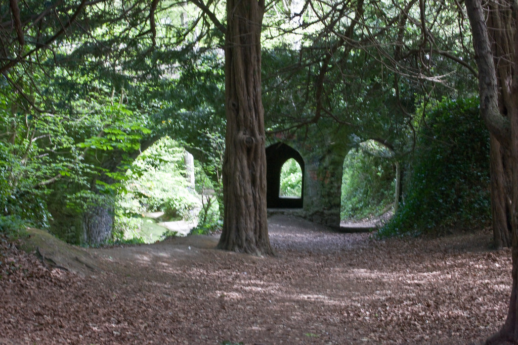 https://mdw-travel-data-us-east-1.s3.amazonaws.com/img/country/Ireland/St-Annes-Park/img_02.jpg