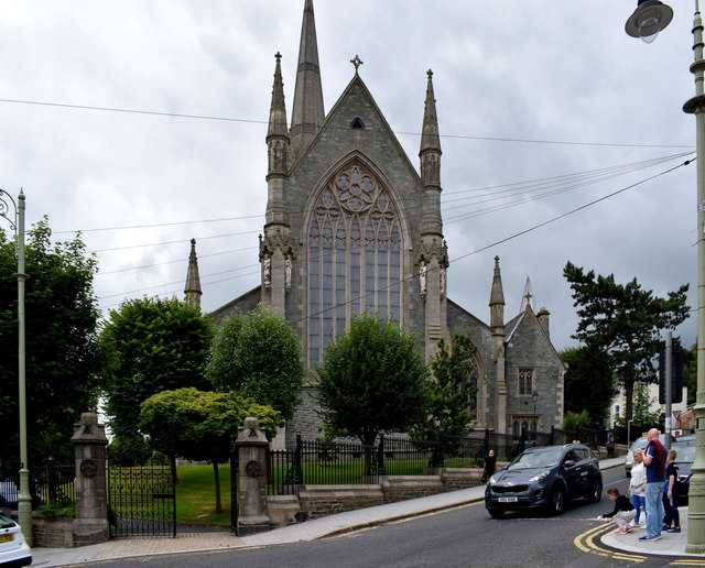 https://mdw-travel-data-us-east-1.s3.amazonaws.com/img/country/Ireland/St-Eugenes-Cathedral/img_03.jpg