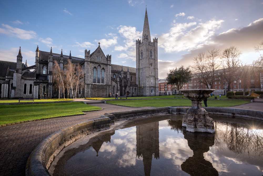 https://mdw-travel-data-us-east-1.s3.amazonaws.com/img/country/Ireland/St-Patricks-Cathedral/img_01.jpg