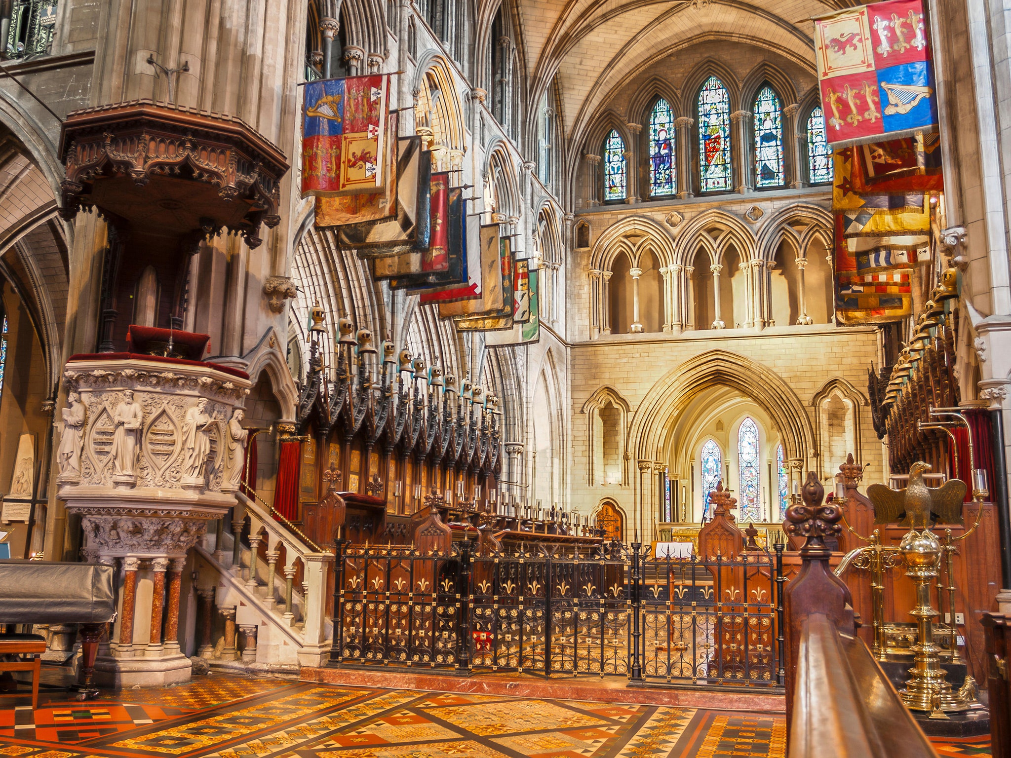 https://mdw-travel-data-us-east-1.s3.amazonaws.com/img/country/Ireland/St-Patricks-Cathedral/img_03.jpg