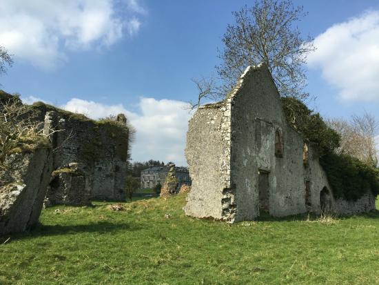 https://mdw-travel-data-us-east-1.s3.amazonaws.com/img/country/Ireland/Temple-House-Lake/img_02.jpg