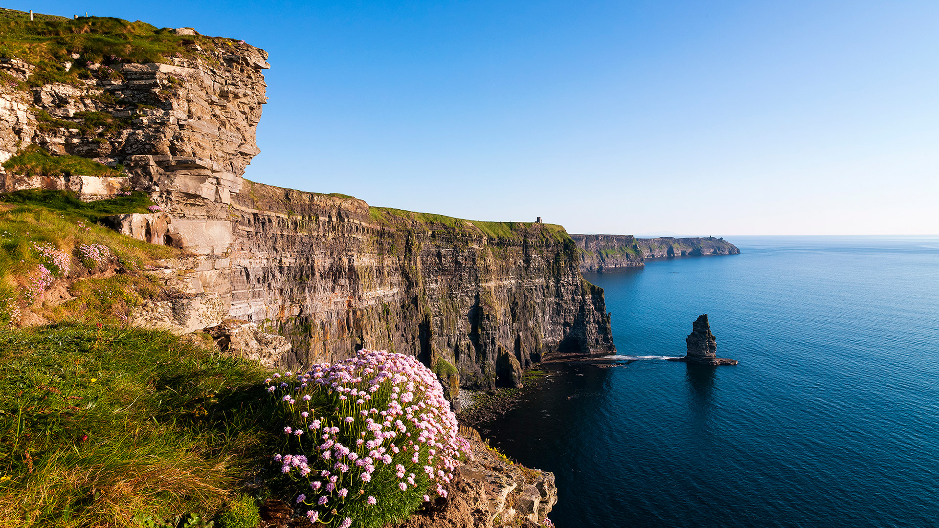 https://mdw-travel-data-us-east-1.s3.amazonaws.com/img/country/Ireland/The-Bistro-at-The-Cliffs-of-Moher/img_00.jpg