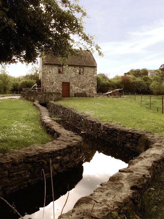 https://mdw-travel-data-us-east-1.s3.amazonaws.com/img/country/Ireland/The-Old-Mill-Bar/img_00.jpg