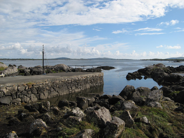 https://mdw-travel-data-us-east-1.s3.amazonaws.com/img/country/Ireland/The-Quay-Gallery/img_02.jpg